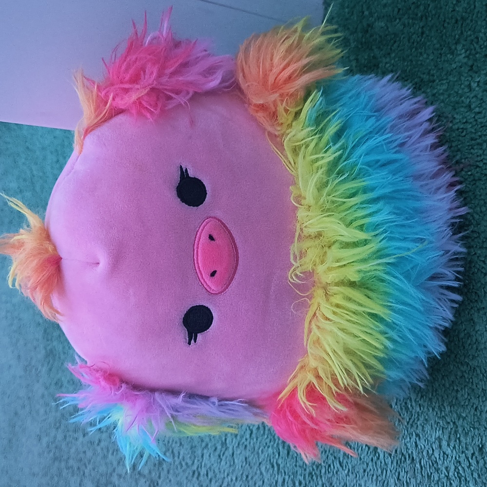 Elda the ostrich squishmallow